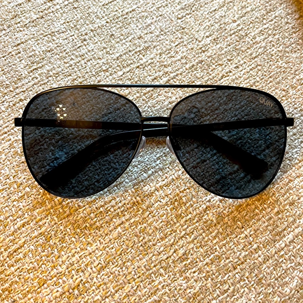 Quay Australia Black Aviator Sunglasses with Polarized Lenses
